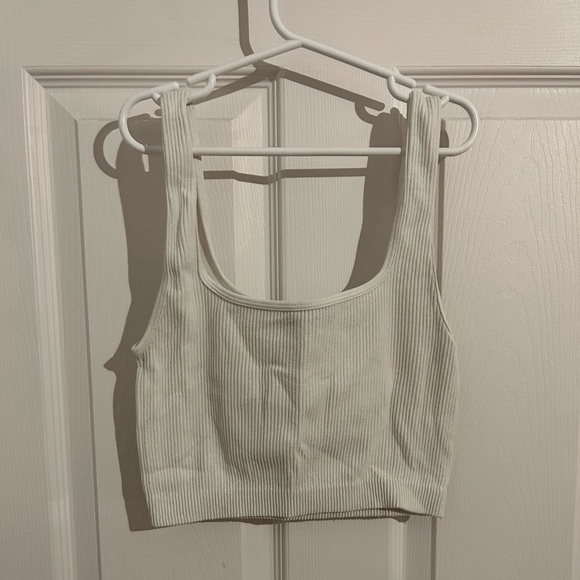 Zara white cropped tanktop - Picture 2 of 4